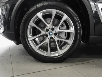 X5 xDrive50e 8 Fach DA+PA+Massage H/K Aktive Sit