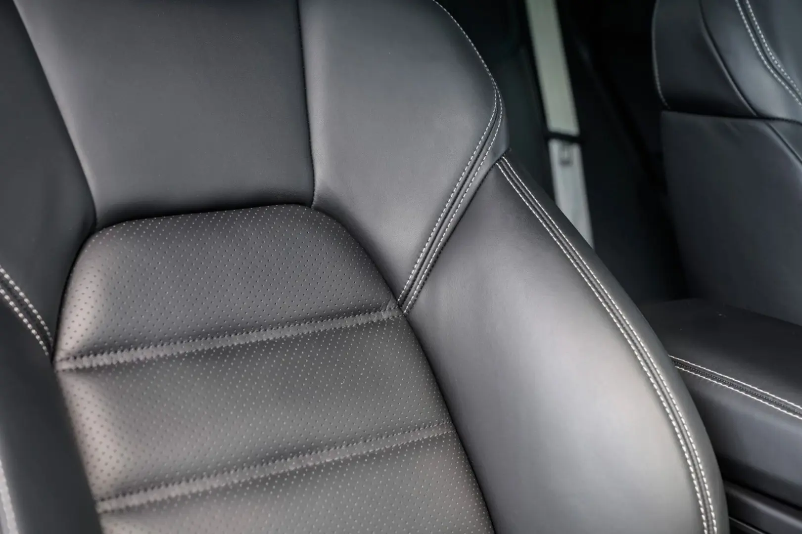Macan T Pano-Leder-PDLS+AHK-21