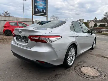 Camry Hybrid Luxury