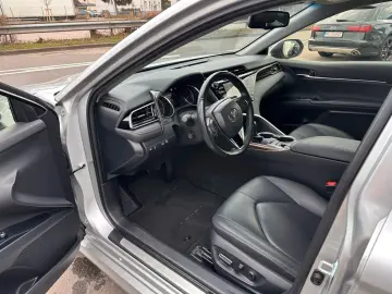 Camry Hybrid Luxury