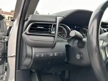 Camry Hybrid Luxury