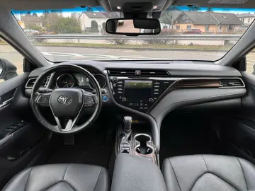 Camry Hybrid Luxury