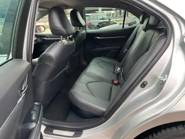 Camry Hybrid Luxury