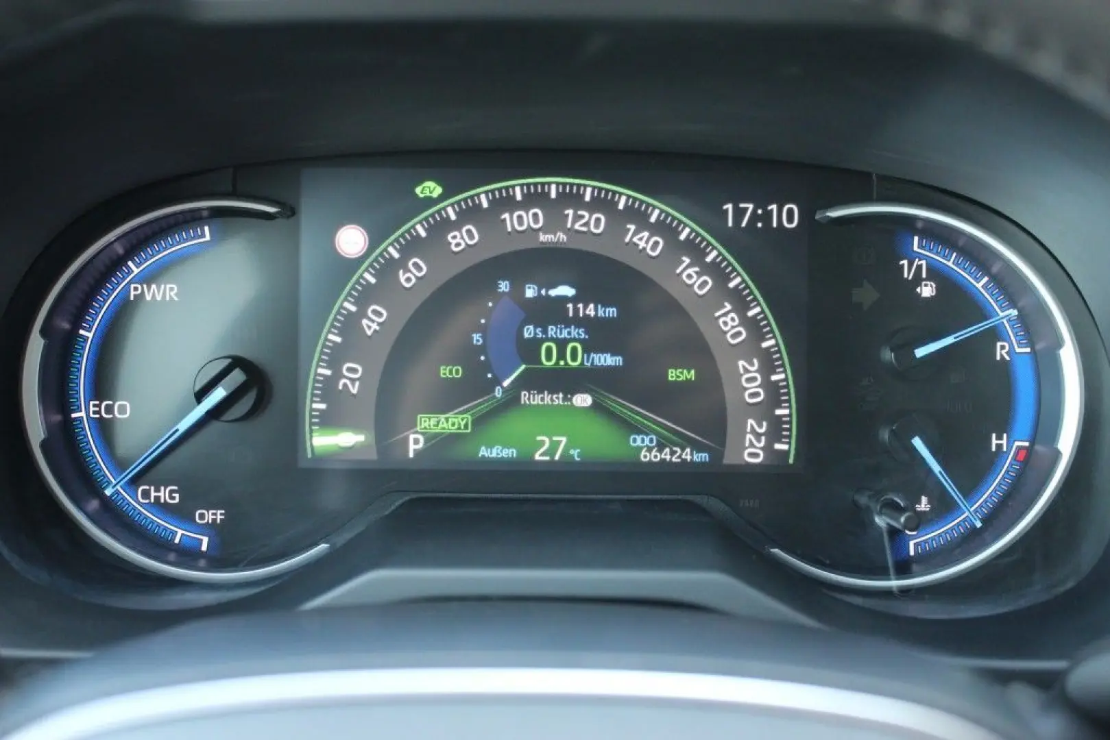RAV 4 218PS Hybrid Team-D *AHK*Apple CarPlay*