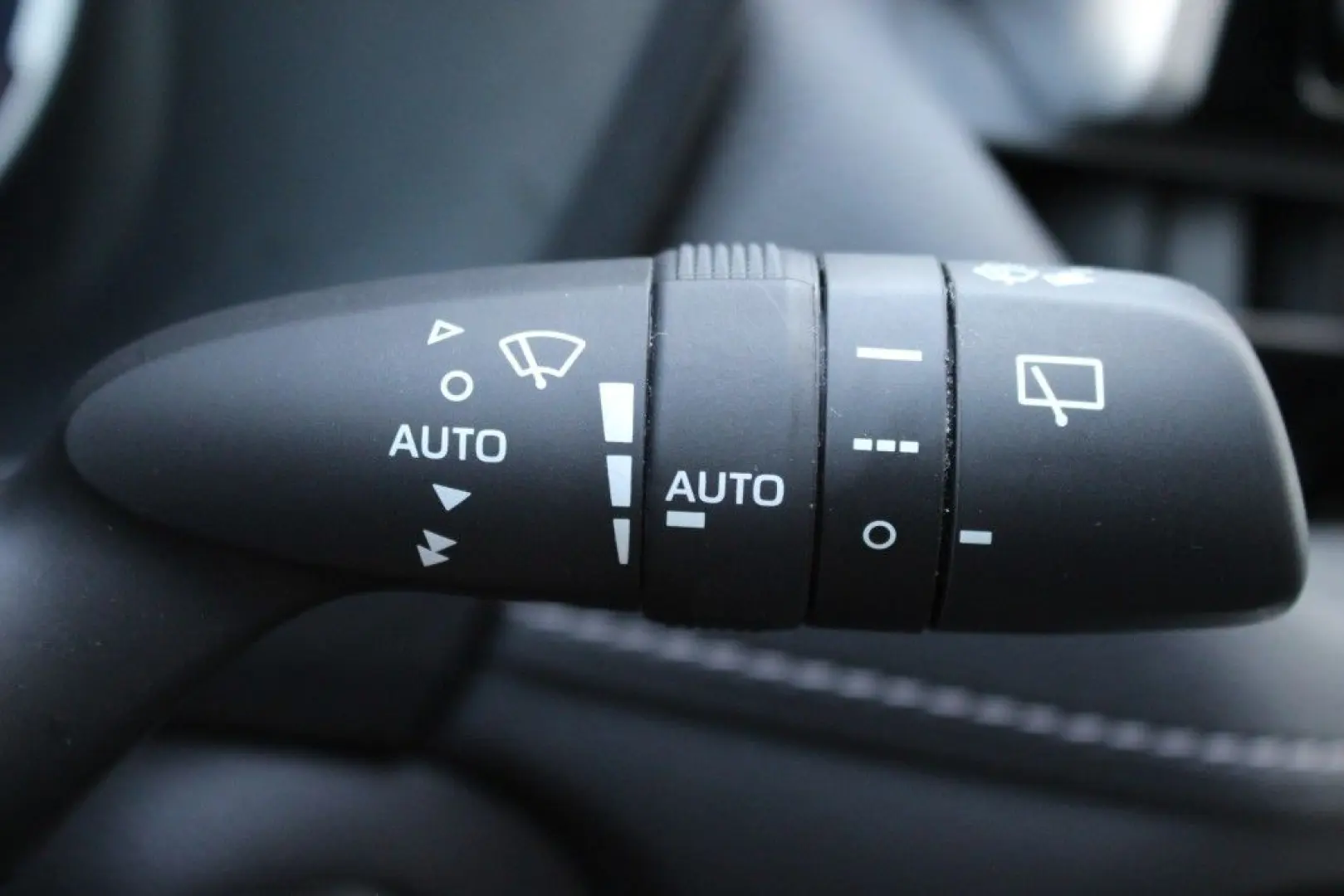 RAV 4 218PS Hybrid Team-D *AHK*Apple CarPlay*