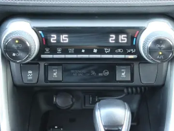RAV 4 218PS Hybrid Team-D *AHK*Apple CarPlay*