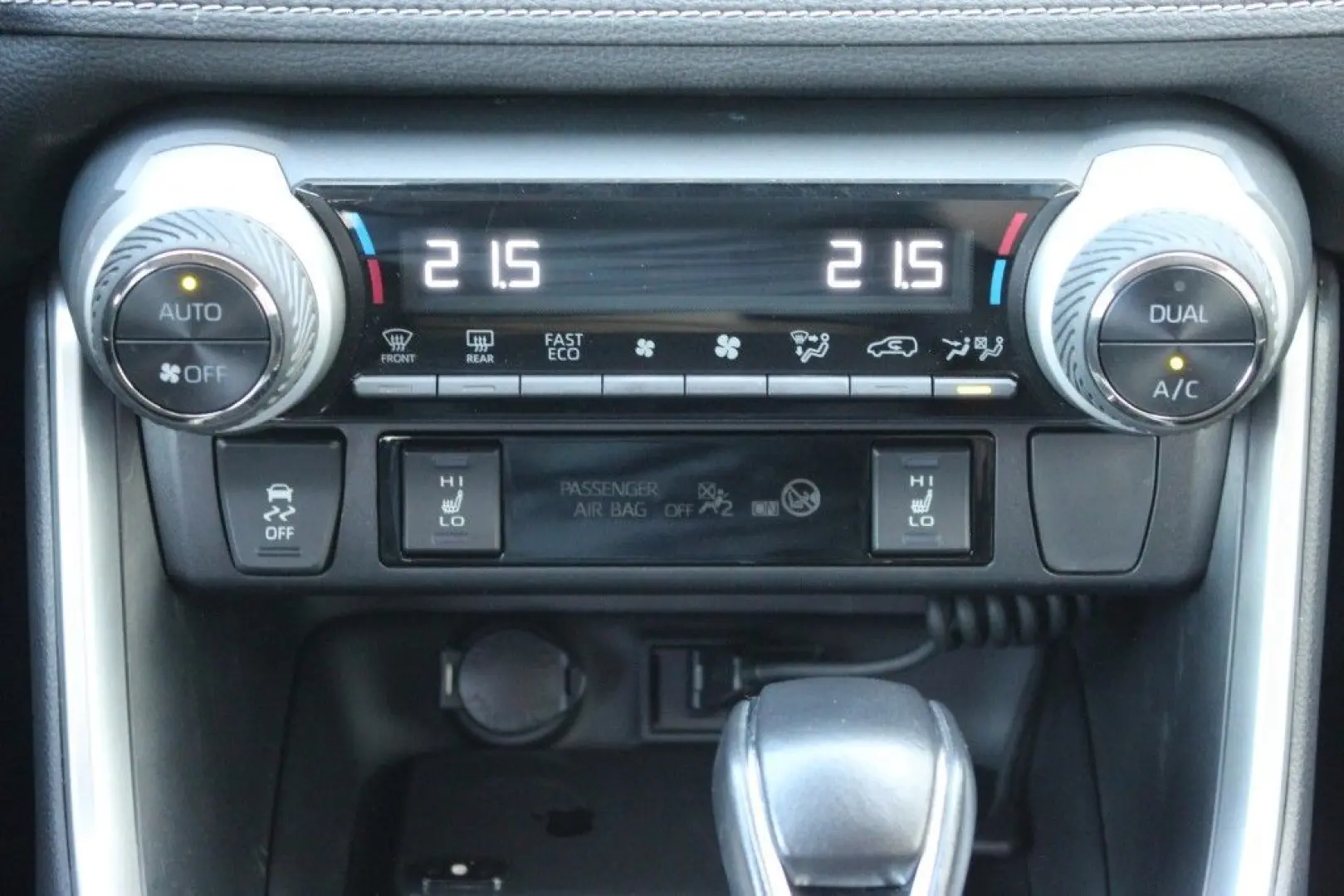 RAV 4 218PS Hybrid Team-D *AHK*Apple CarPlay*