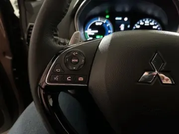 Eclipse Cross 2.4 MIVEC PHEV EU6d Plus Select Bl