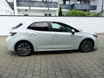 Corolla Hybrid Team D TechPaket SHZ IPA Kamera
