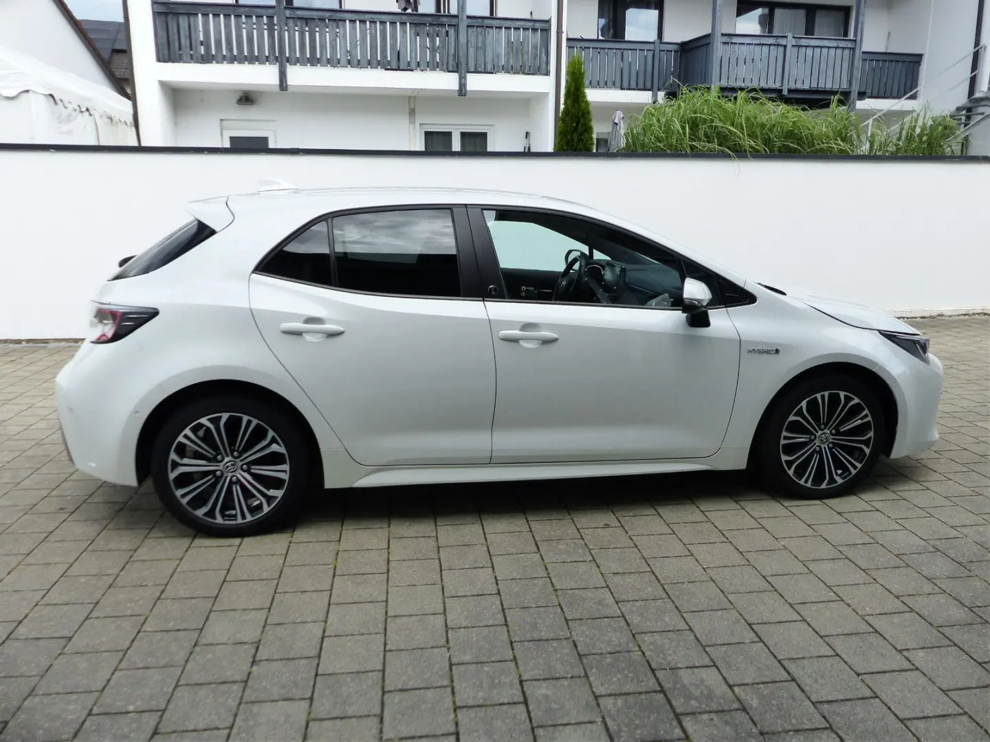 Corolla Hybrid Team D TechPaket SHZ IPA Kamera