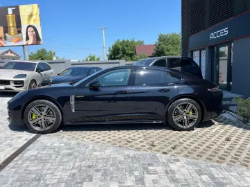 Porsche Panamera 4 E-Hybrid