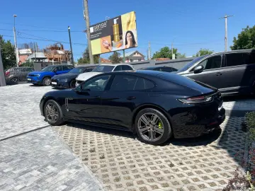 Porsche Panamera 4 E-Hybrid