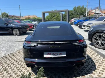 Porsche Panamera 4 E-Hybrid