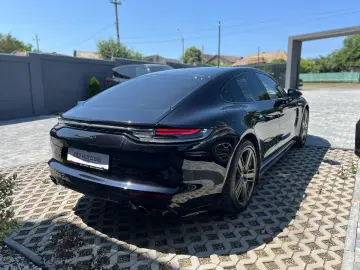 Porsche Panamera 4 E-Hybrid