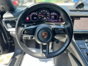 Porsche Panamera 4 E-Hybrid