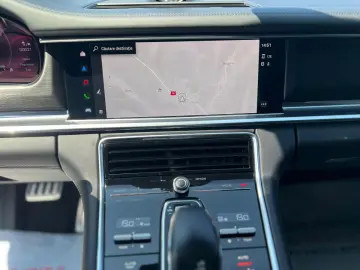Porsche Panamera 4 E-Hybrid
