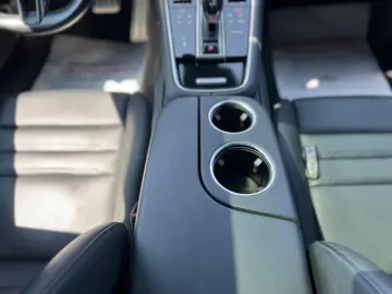 Porsche Panamera 4 E-Hybrid
