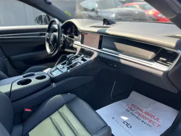 Porsche Panamera 4 E-Hybrid