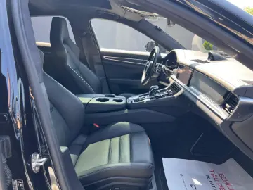 Porsche Panamera 4 E-Hybrid