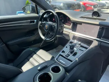 Porsche Panamera 4 E-Hybrid