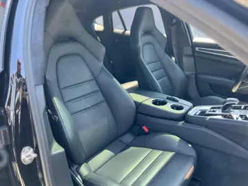 Porsche Panamera 4 E-Hybrid