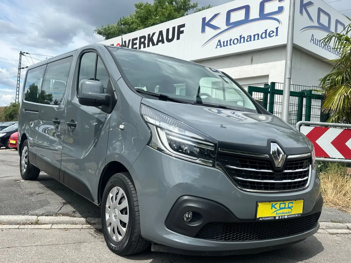 Trafic 2.0 dCi Automatik 8-Sitze L2H1 / 1. Hand