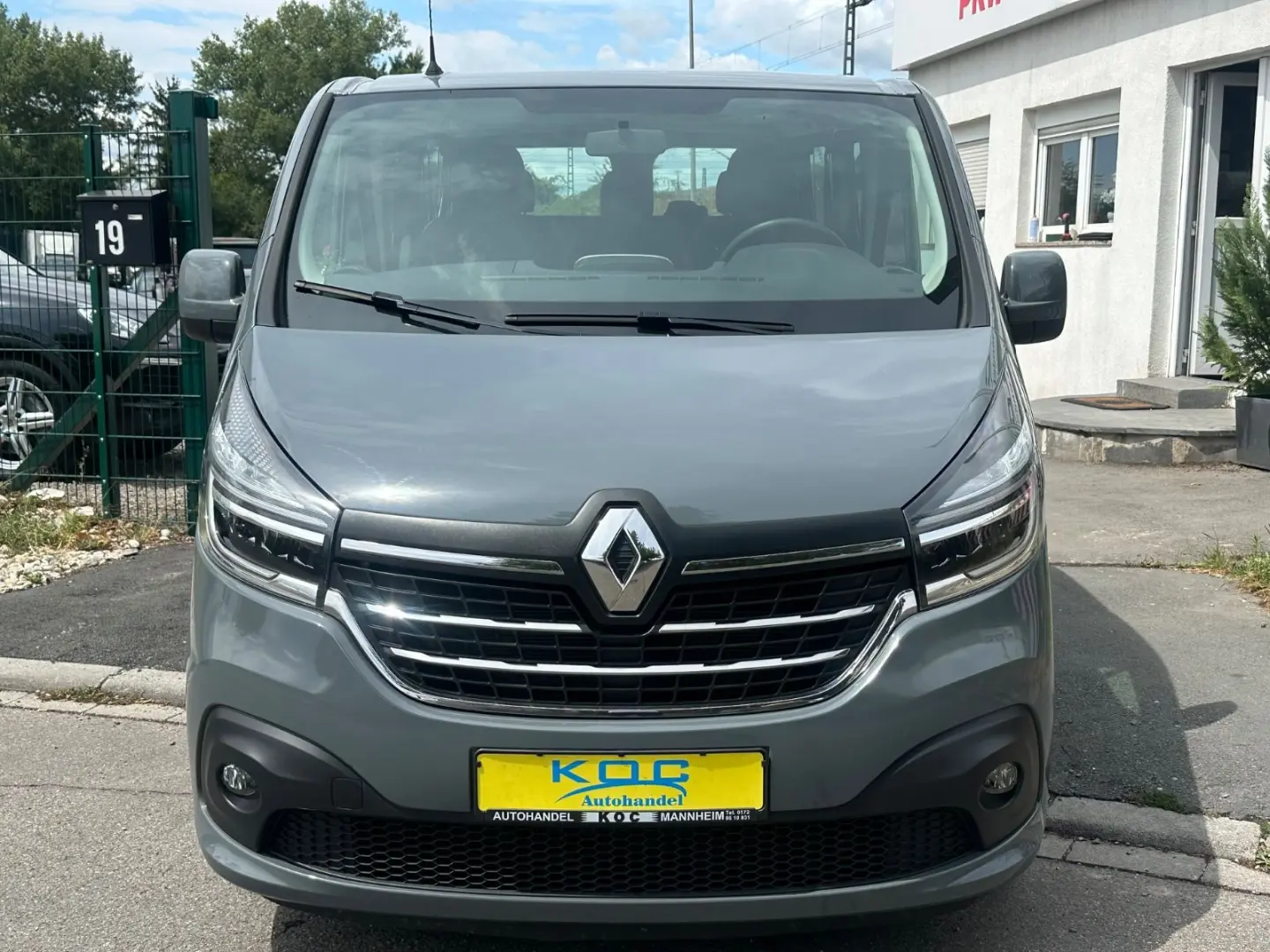 Trafic 2.0 dCi Automatik 8-Sitze L2H1 / 1. Hand