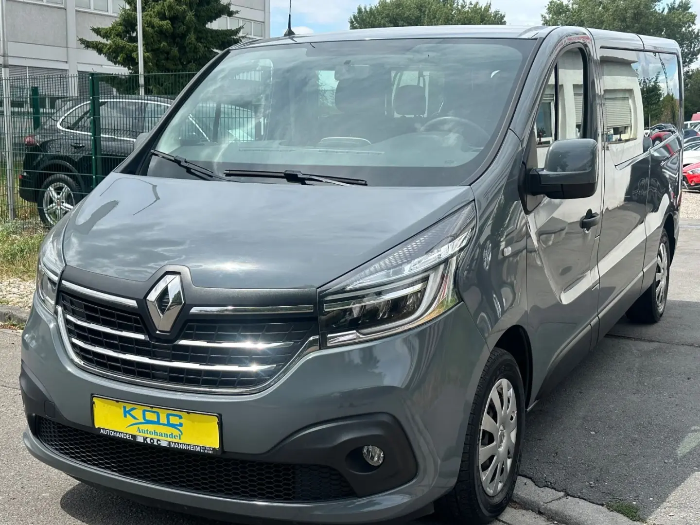 Trafic 2.0 dCi Automatik 8-Sitze L2H1 / 1. Hand