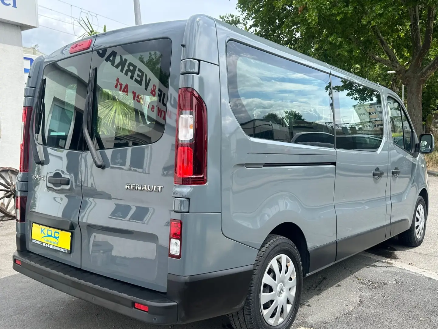 Trafic 2.0 dCi Automatik 8-Sitze L2H1 / 1. Hand