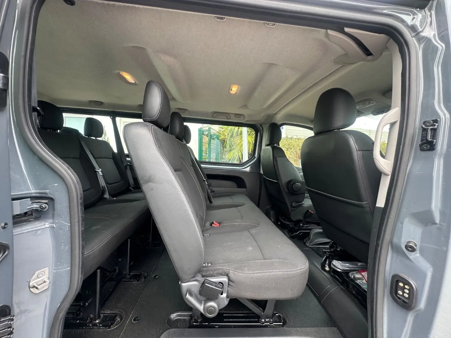 Trafic 2.0 dCi Automatik 8-Sitze L2H1 / 1. Hand