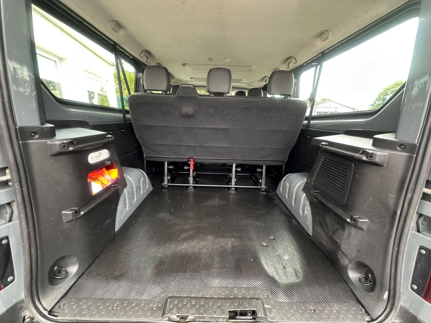 Trafic 2.0 dCi Automatik 8-Sitze L2H1 / 1. Hand