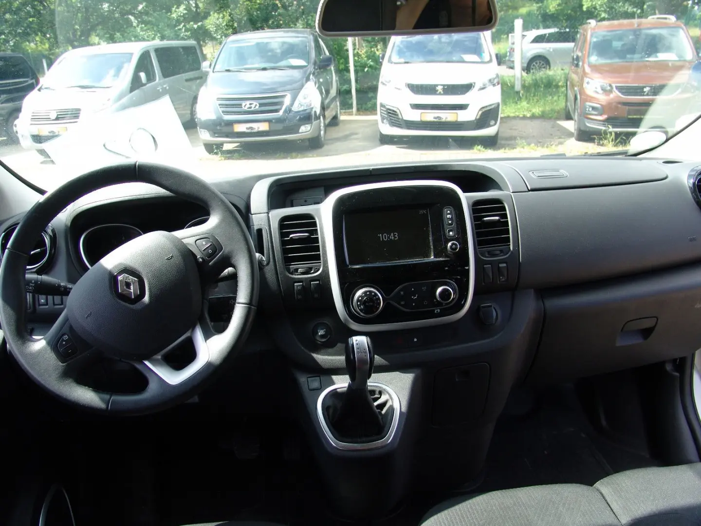 Trafic Space Class L2-Autom/8Sit/Deluxe/NAVI