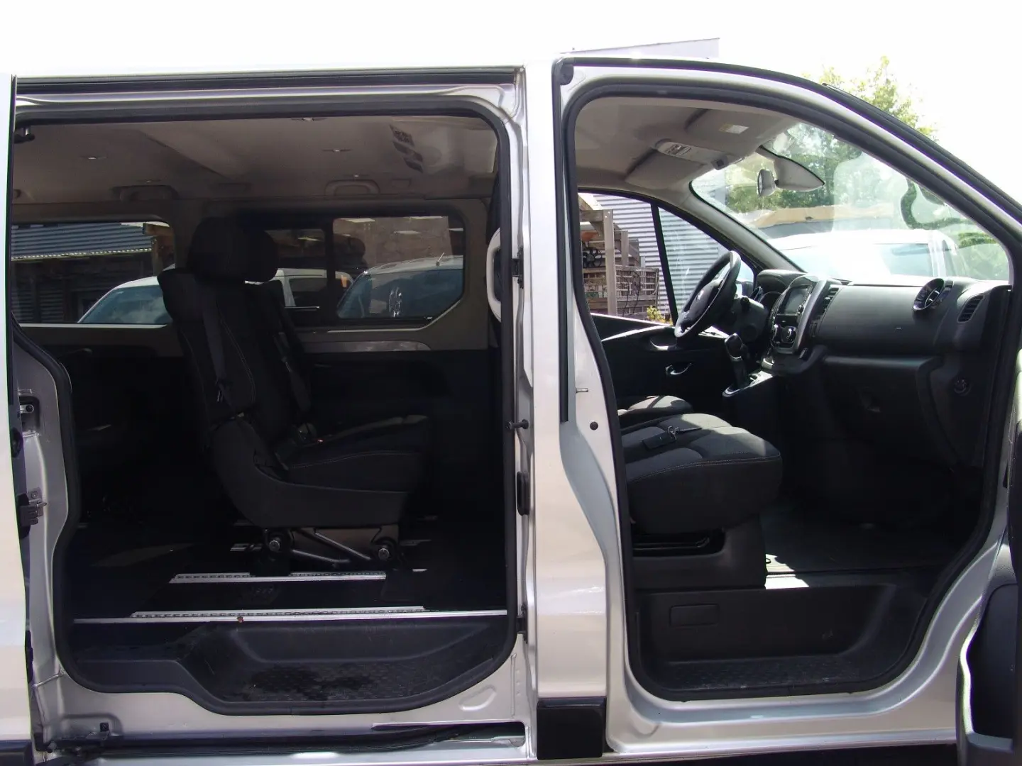 Trafic Space Class L2-Autom/8Sit/Deluxe/NAVI