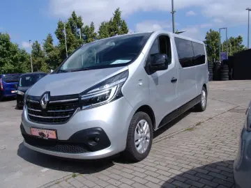 Trafic Space Class L2-Autom/8Sit/Deluxe/NAVI