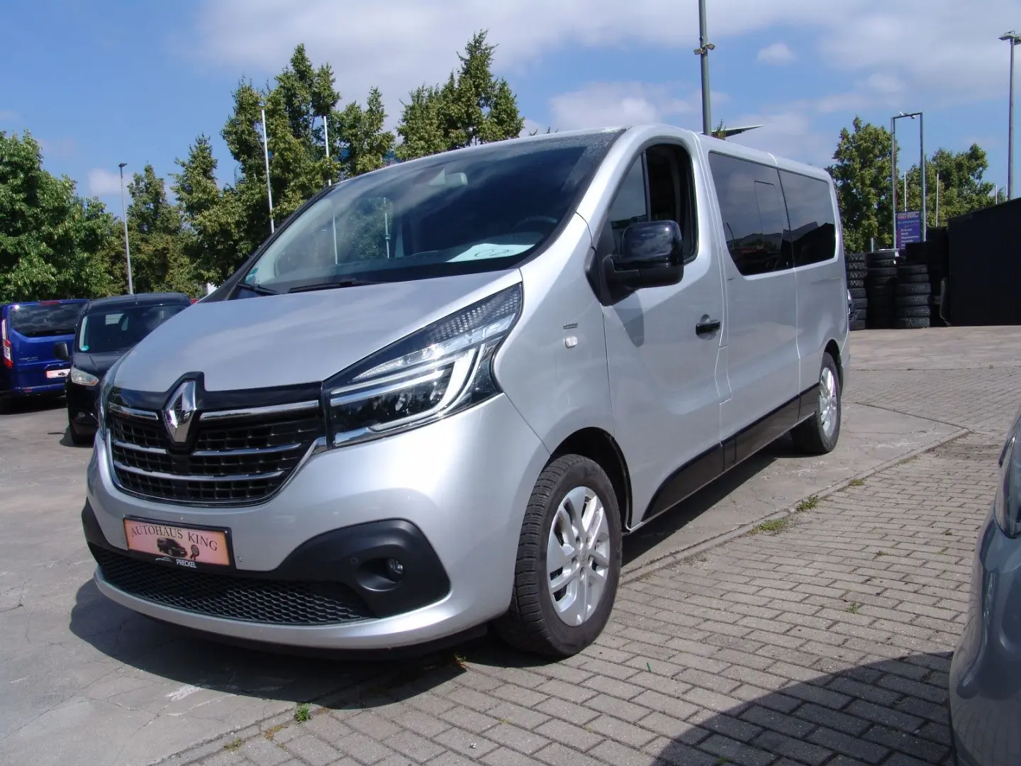 Trafic Space Class L2-Autom/8Sit/Deluxe/NAVI