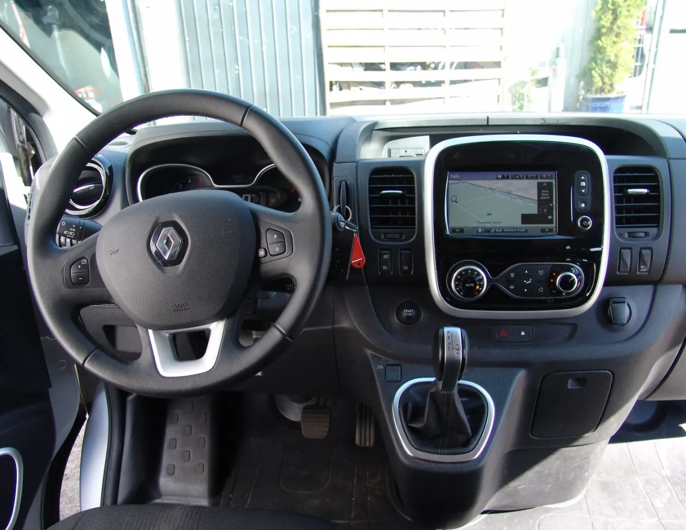 Trafic Space Class L2-Autom/8Sit/Deluxe/NAVI