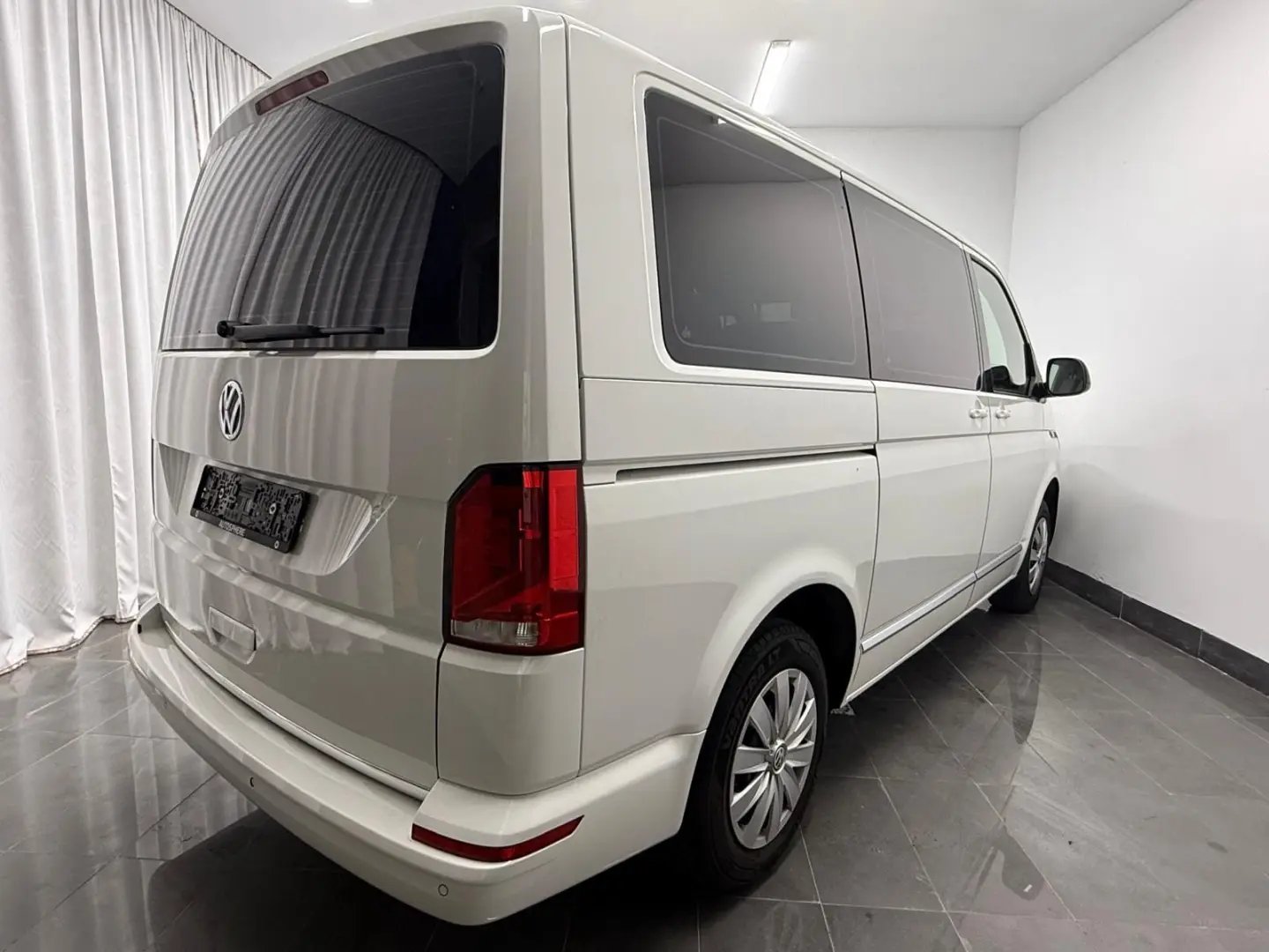 T6.1 Transporter Kombi FWD