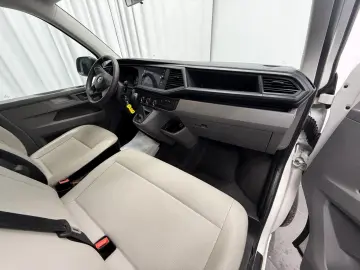 T6.1 Transporter Kombi FWD