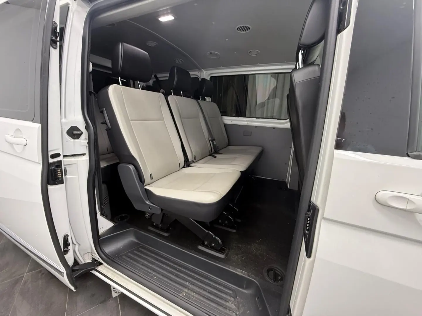 T6.1 Transporter Kombi FWD