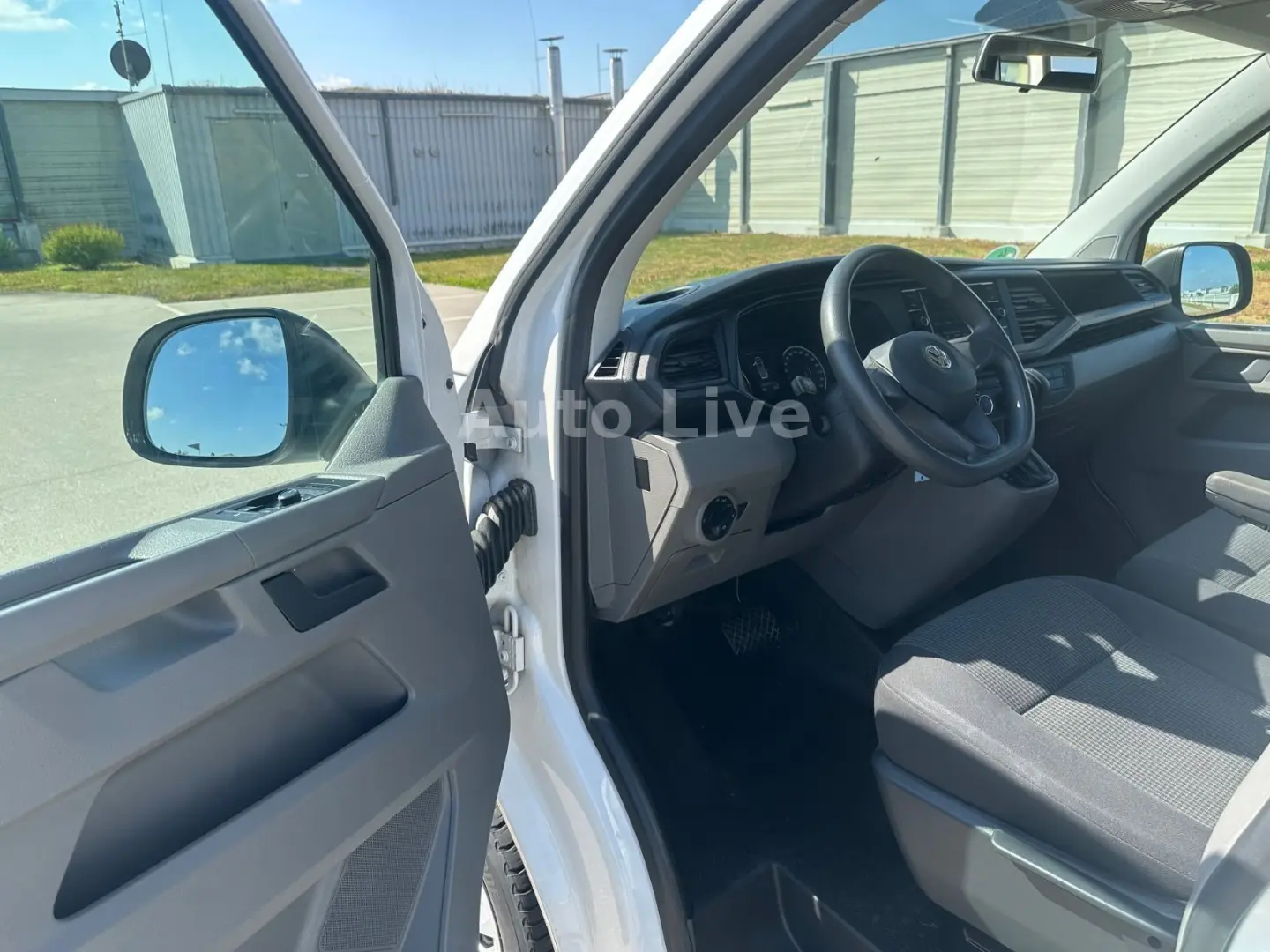 T6.1 Transporter 2,0 TDI*AUTOMATIK*9-SITZE*KLIMA