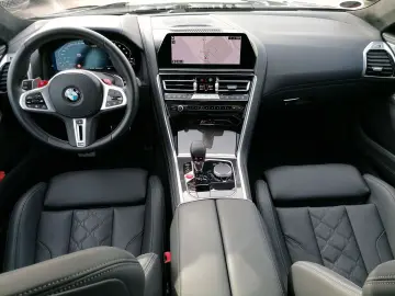 M8 Competition LASER HuD NAVI KAMERA SHZ PDC B&W