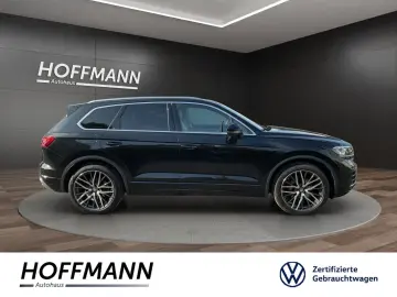Touareg 3.0TDI  Elegance 4Motion AHK+Navi+Pano