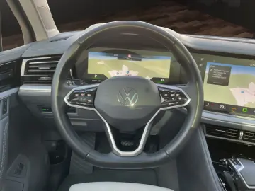 Touareg 3.0TDI  Elegance 4Motion AHK+Navi+Pano