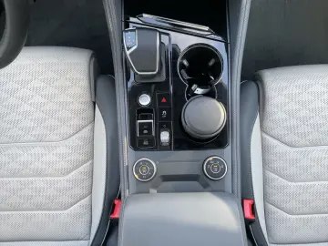 Touareg 3.0TDI  Elegance 4Motion AHK+Navi+Pano