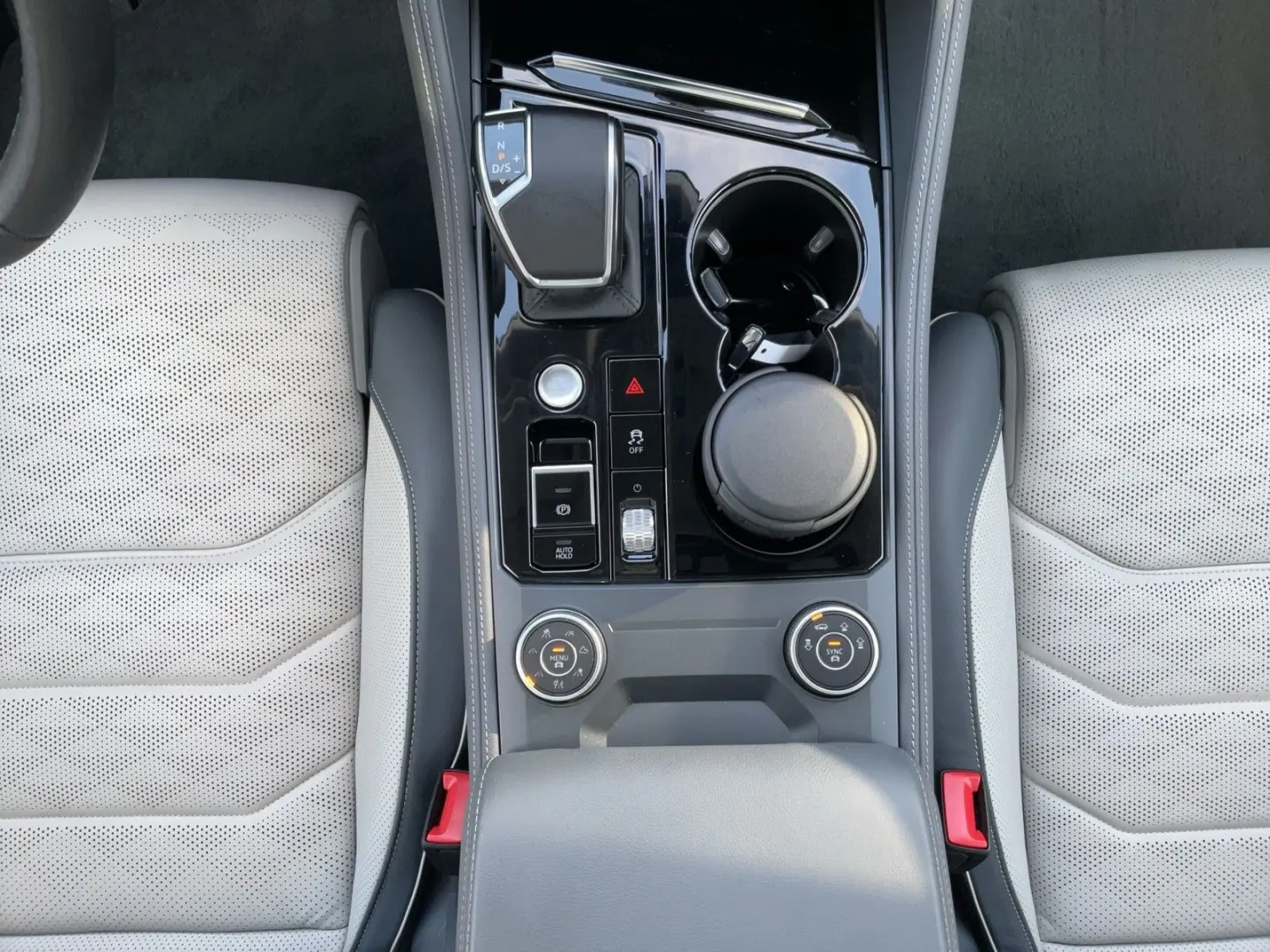 Touareg 3.0TDI  Elegance 4Motion AHK+Navi+Pano