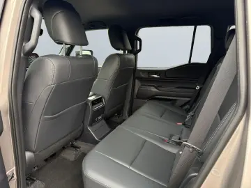 Land Cruiser 2.8 D-4D Executive *360*Navi*LED*