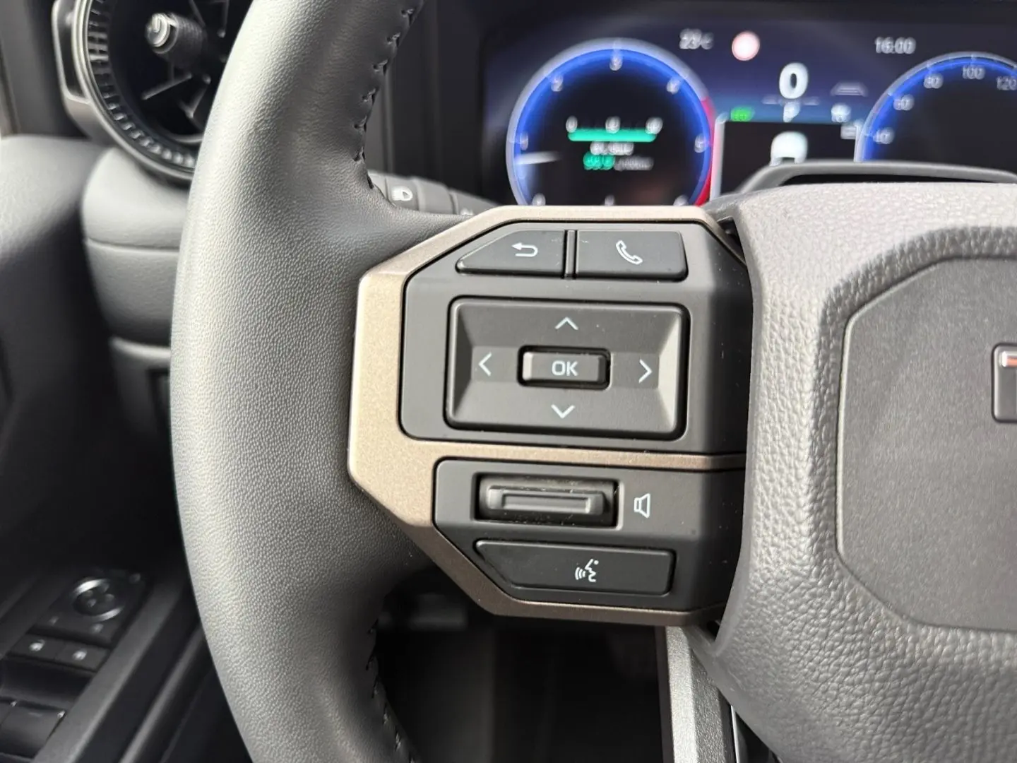 Land Cruiser 2.8 D-4D Executive *360*Navi*LED*