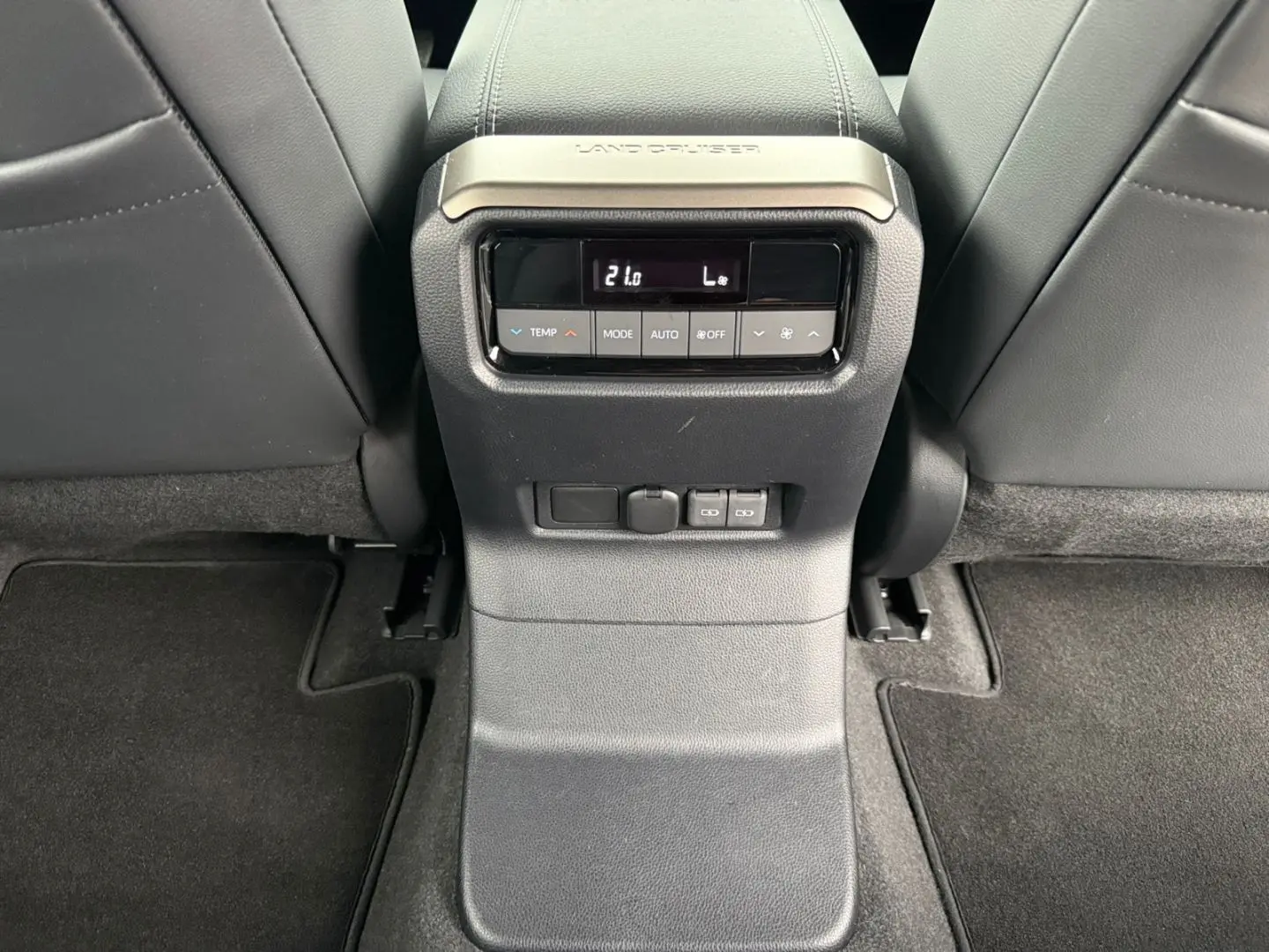 Land Cruiser 2.8 D-4D Executive *360*Navi*LED*