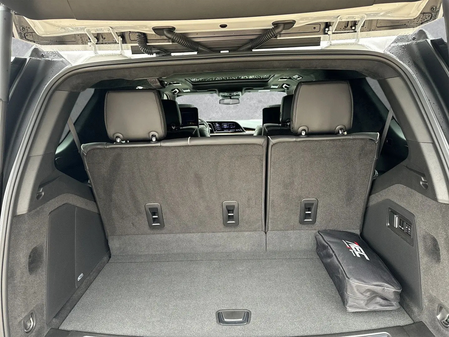 Escalade Sport Platinum AEC Hdl 3 Jahre Garantie