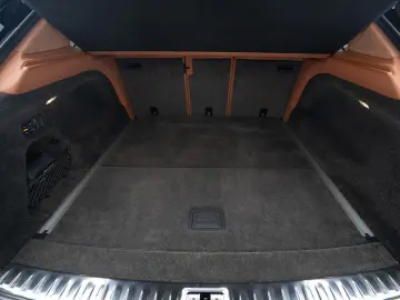 Bentayga Azure V8